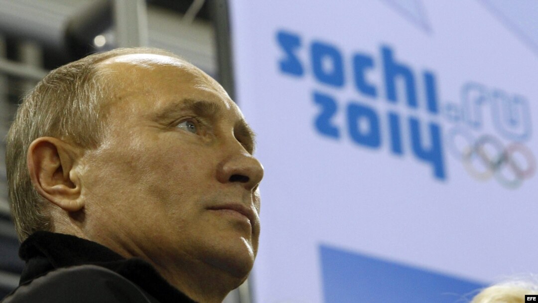 El presidente ruso, Vladímir Putin, visita algunas de las instalaciones para los Juegos Olímpicos de Invierno de Sochi 2014