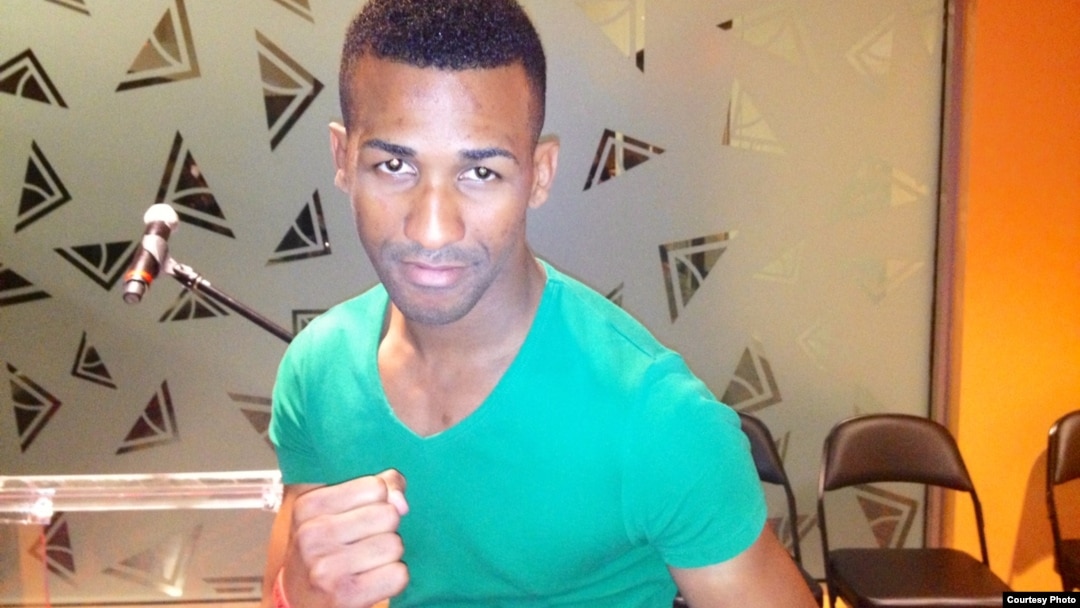 Rancés Barthelemy, invicto boxeador cubano, está a un paso de pelear por la corona mundial profesional en el peso super-pluma.