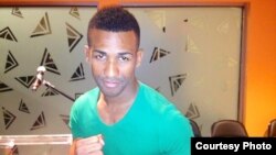 Rancés Barthelemy, invicto boxeador cubano, está a un paso de pelear por la corona mundial profesional en el peso super-pluma.