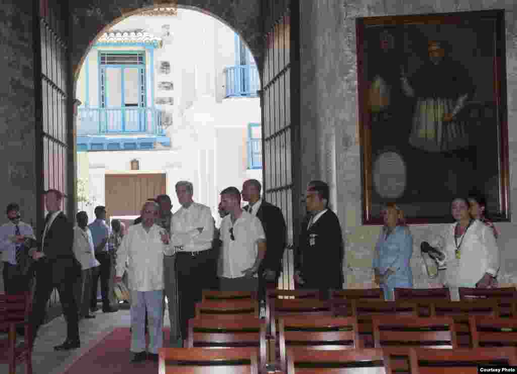 John Kerry en La Habana Vieja.