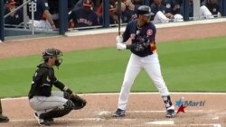 Yulieski Gurriel conecta su primer hit en los entrenamientos de primavera