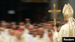 La Misa Crismal en la Basilica San Pedro en el Vaticano.