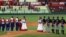 Beisbolistas cubanos y estadounidenses en el estadio Victoria de Girón, Matanzas. 