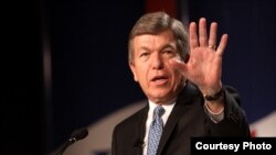 El senador por Missouri Roy Blunt cree que Cuba será un buen mercado para su estado, pero no ahora.