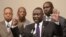 Familiares del joven de la raza negra, Michael Brown, muerto por acción policial en Fergunson.