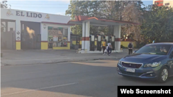 Gasolinera El Lido, en La Habana, completamente vacía. 