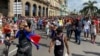 Manifestación pacífica contra el régimen comunista frente al Capitolio Nacional de Cuba el pasado 11 de julio.
