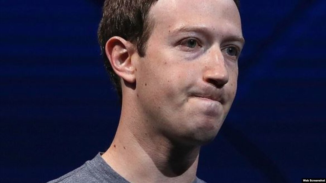 Presidente ejecutivo de Facebook se disculpa por "errores" tras escándalo por datos de usuarios.