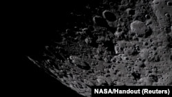 Una vista del borde oriental de la cuenca del Polo Sur-Aitken en la Luna.