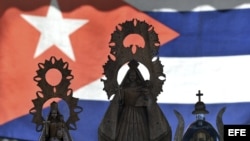 Imágenes de la Virgen de la Caridad del Cobre, patrona de Cuba. 