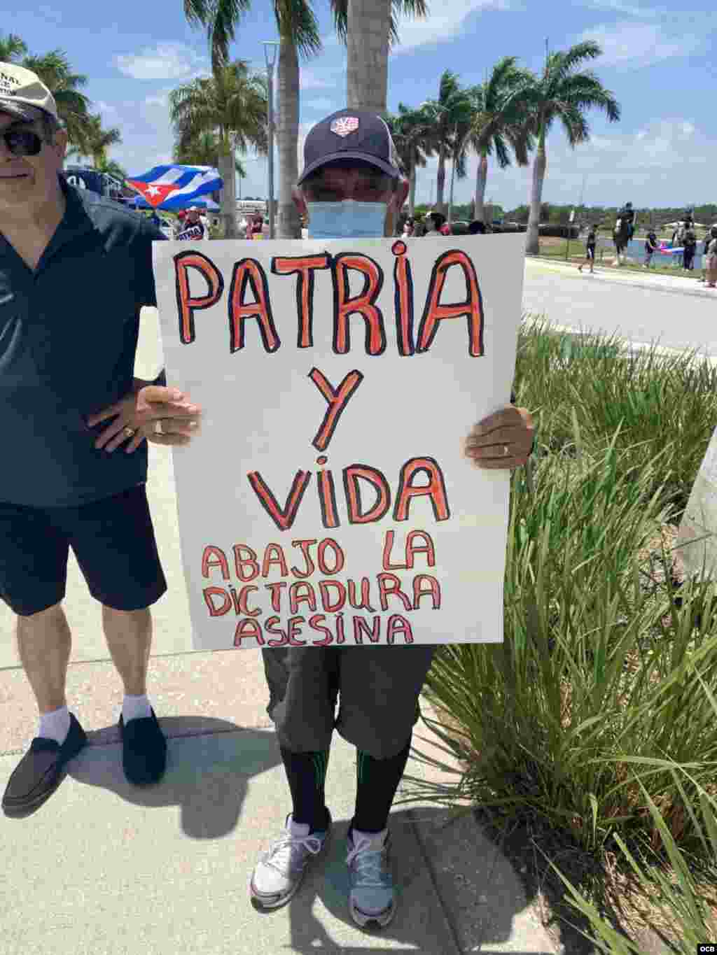 Im&#225;genes de los exiliados en el juego Cuba vs Venezuela