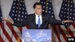 Romney en la Coalición Latina.