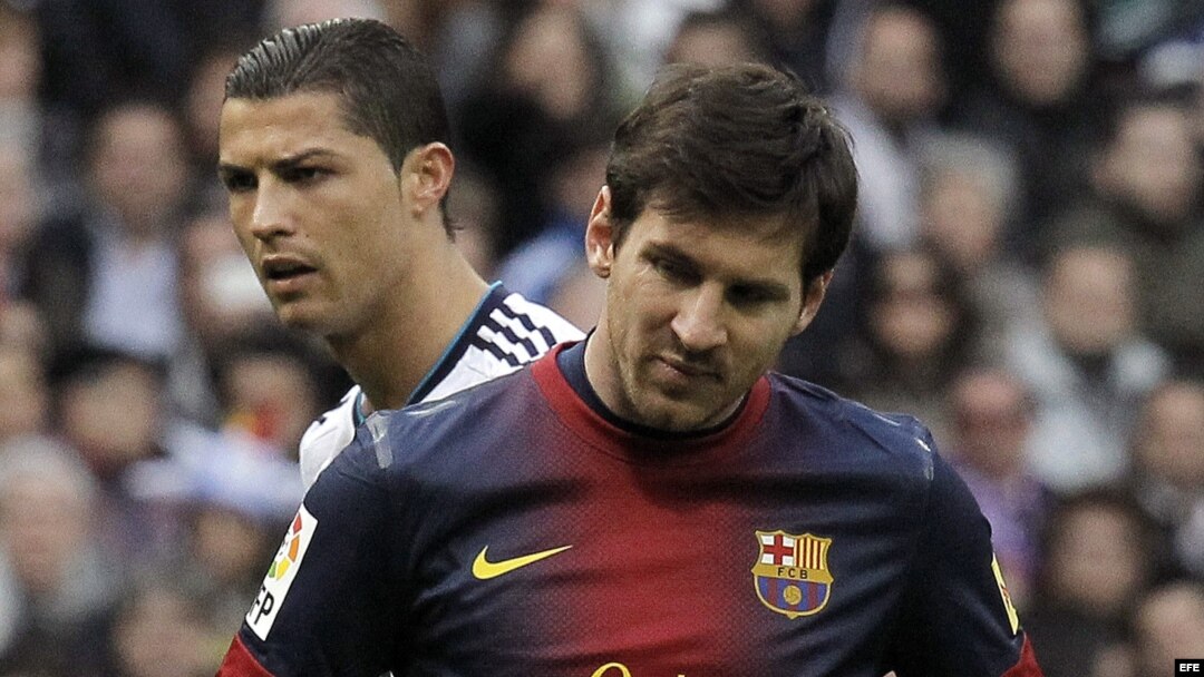 El delantero argentino del Barcelona Lionel Messi y el delantero portugués del Real Madrid Cristiano Ronaldo (Archivo).