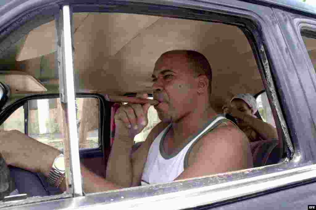 El 31 por ciento de los hombres de Cuba, fuma.