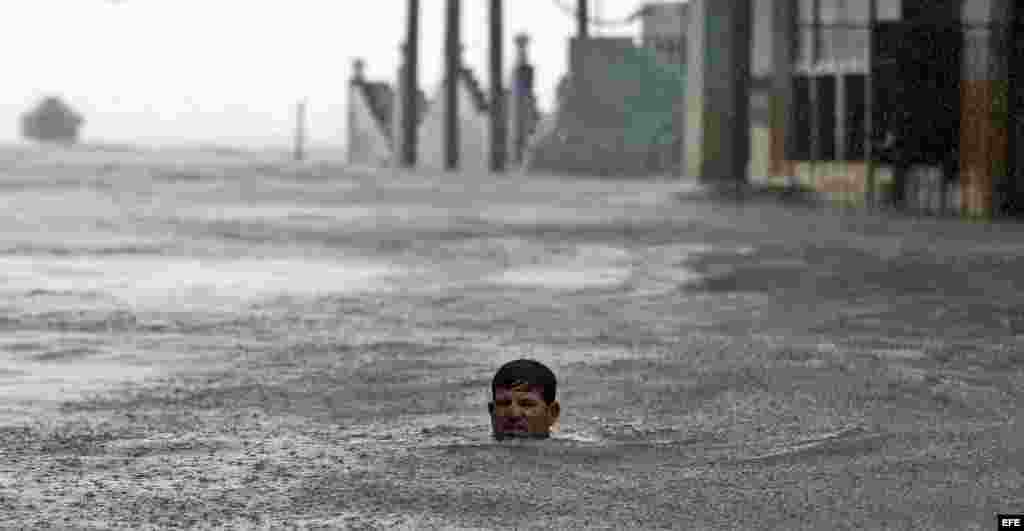 Irma se aleja de Cuba pero deja inundaciones severas en La Habana y Varadero