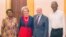 Jimmy Carter en Guyana con observadores internacionales. 