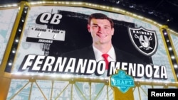 Fernando Mendoza, elogiado por su talento y liderazgo, se convirtió en el primer cubanoamericano en ser elegido como la primera selección global del Draft de la NFL 2026.