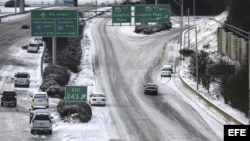 Atlanta trabaja a contrarreloj para salir del caos provocado por la nieve
