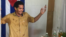 El artista Luis Manuel Otero Alcántara el 9 de agosto en La Habana durante el performance Réquiem por la Patria. Tomado de @Mov_sanisidro.