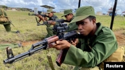 Reclutas cubanos participan en el ejercicio “Zonas de Defensa Territorial” en Camagüey. (Rodolfo Blanco Cue/ACN/via REUTERS)