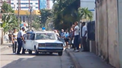 Detienen activistas por montar kiosko para venta de alimentos