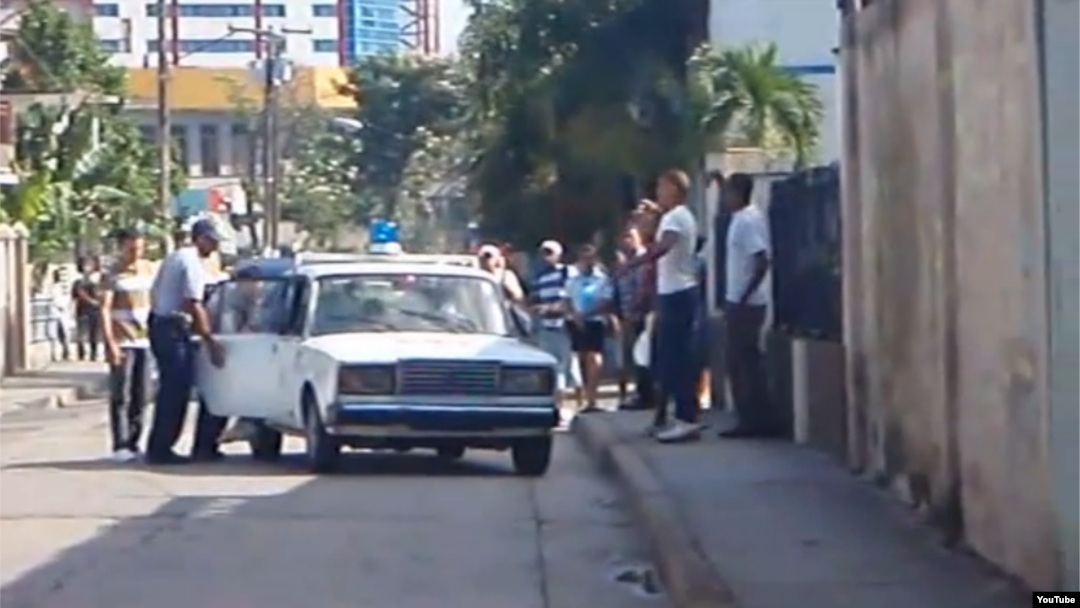 Reporta Cuba. Represión. Foto: Ernesto Vera.