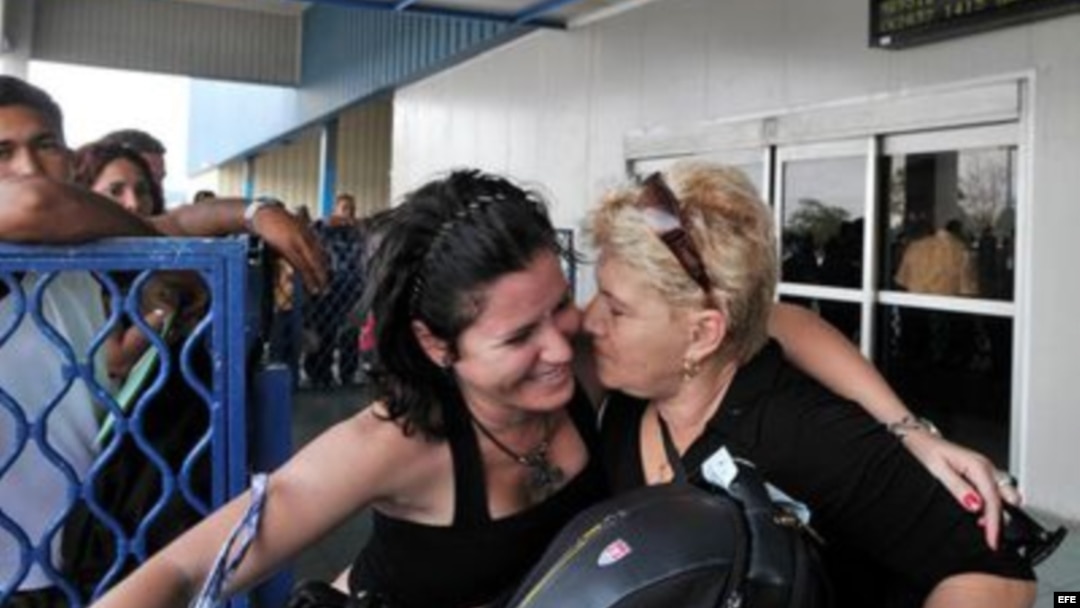 En los años fiscales 2013 y 2014 hubo una explosión de visas de visita temporal a EEUU para cubanos. 