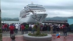 Pasajeros del crucero Adonia le dicen hola a Santiago de Cuba