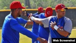 Parte del equipo de béisbol de Cuba, que jugará este martes con Los Venados de Mazatlán.