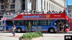 Una pareja de turistas en La Habana (Cuba) febrero de 2016,