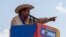 El presidente encargado de Venezuela y candidato a la presidencia del país, Nicolás Maduro, participa en un acto de su campaña, en San Carlos (Venezuela) hoy, jueves 4 de abril del 2013 