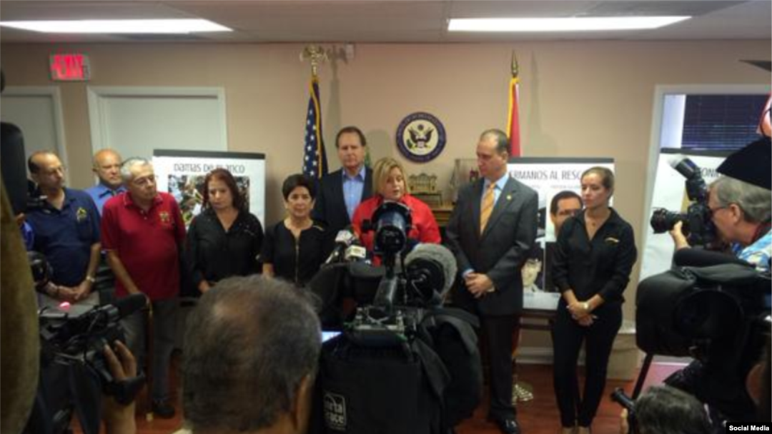 La congresista Ileana Ros-Lehtinen en conferencia de prensa 