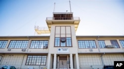 El edificio de la Oficina de Comisiones Militares utilizado para las audiencias de la Junta de Revisión Periódica, el 18 de abril de 2019, en la Base Naval de la Bahía de Guantánamo, Cuba.