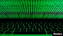 FOTO ARCHIVO. El ICLEP denunció que los hackers lograron violar el protocolo de seguridad del servidor de su web, infiltrar los archivos, cambiar la configuración y suplantar la web con una imagen.