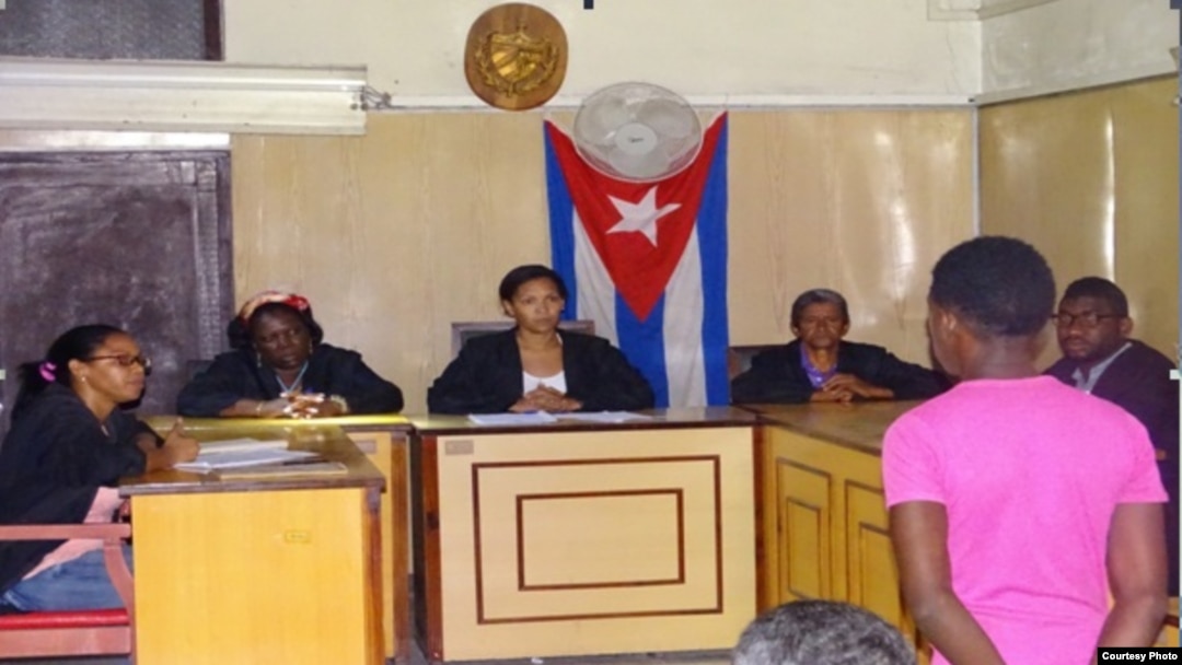 Juicio en Guantánamo mientras pasa Mattew