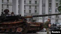 Un tanque ruso en Ucrania, el 21 de mayo de 2022. (Reuters/Gleb Garanich).