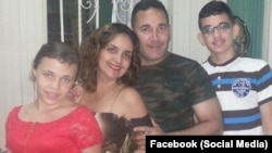El doctor Amilcar Andrés Bravo y su familia