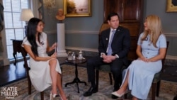 El Secretario de Estado y su esposa Jeanette Rubio con la presentadora Katie Miller.