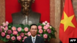 Vo Van Thuong en el Palacio Presidencial de Hanoi en 2023, el exmandatario está acusado de haber violado las normas del partido comunista.