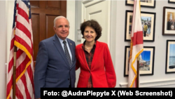 Viceministra de Asuntos Exteriores de Lituania, Audra Plepytė junto al congresista Carlos Giménez