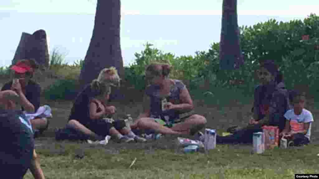 Cubanos llegan a Cat Cay en las Bahamas