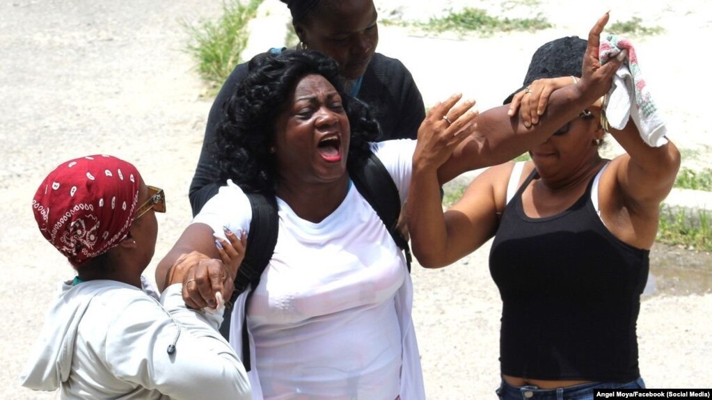 La líder de las Damas de Blanco, Berta Soler, fue detenida este domingo al salir de su vivienda en Lawton, La Habana. (Foto: Angel Moya/Facebook)
