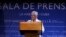 El subdirector de la Dirección General de América Latina y el Caribe del MINREX, Carlos Zamora, habla a la prensa sobre la VII Cumbre de la Asociación de Estados del Caribe.