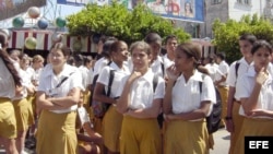 Estudiantes cubanos