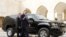 El secretario de estado estadounidense, John Kerry, a su llegada al Palacio Real para reunirse con el rey Abdalá de Jordania en Amán (Jordania).  