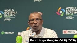 El manager cubano, Germán Mesa, responde preguntas de la prensa tras la eliminación del Team Asere en el Clásico Mundial de Béisbol.