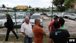 Venta de autos nuevos y usados en La Habana. Archivo.