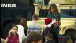 Melania Trump entrega regalos navideños a niños de comunidades afectadas por huracanes