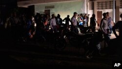 Policías desplegados en las calles para reprimir las protestas pacíficas del 30 de septiembre, en La Habana.