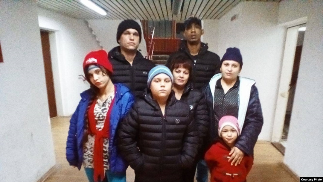 Migrantes cubanos a su paso por Serbia. (Foto: Archivo)